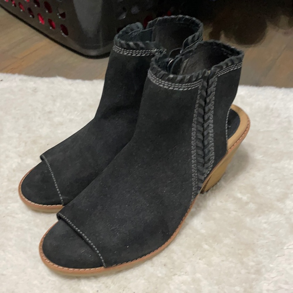 Sofft booties. Like new. Gently worn